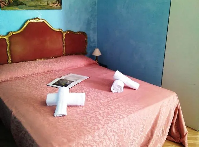 The House On The Canal * Wenecja